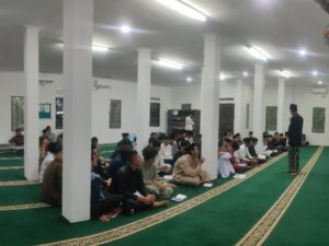 Kultum rutin yang disampaikan oleh murid kelas 12 setelah kegiatan sholat subuh