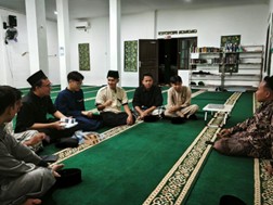 Penguatan motivasi diri dan ziyadah dalam kegiatan halaqoh yang didampingi oleh muhafidz